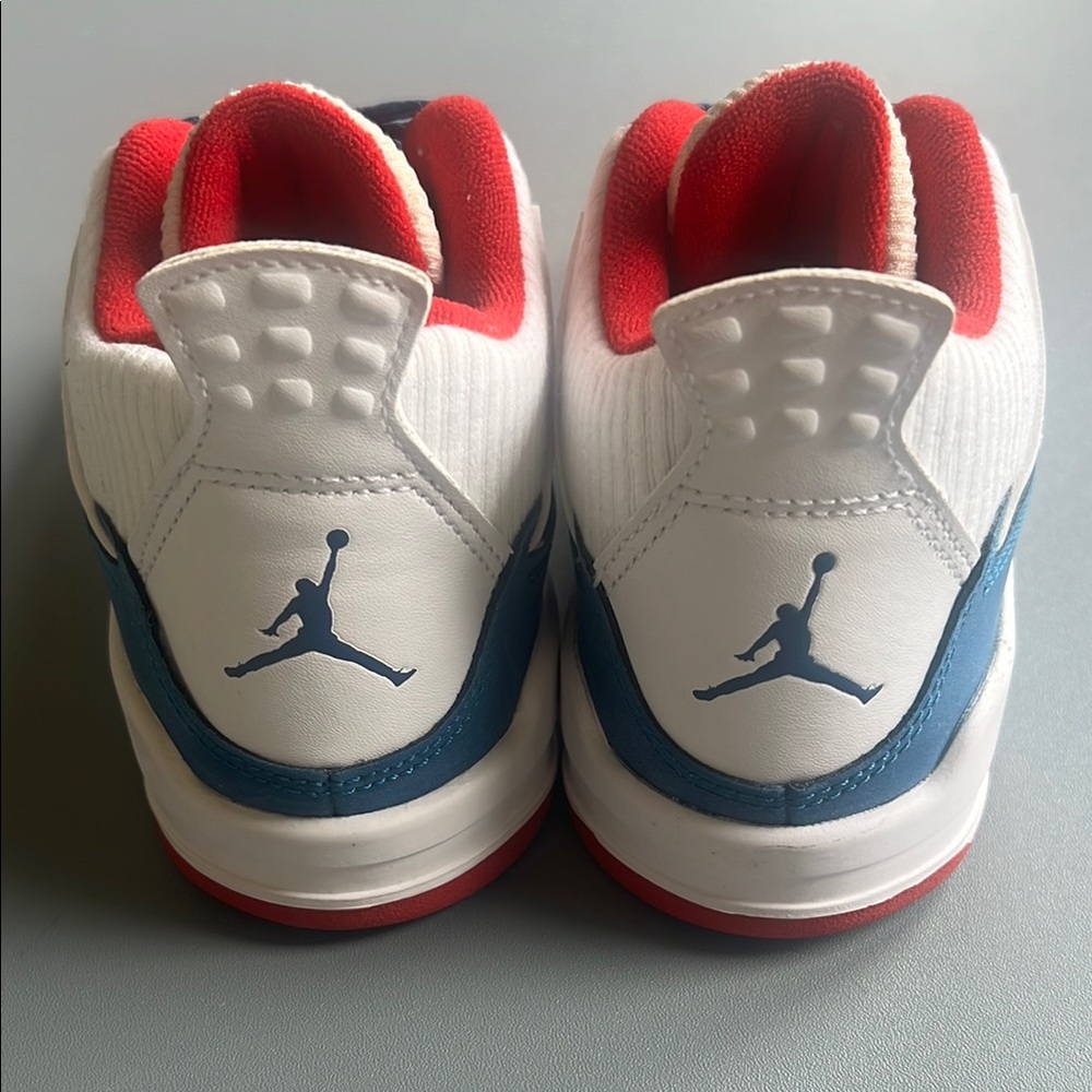 Jordan 4 Messy Room Sneaker size 2Y. Never worn!!!!!! - Picture 3 of 8